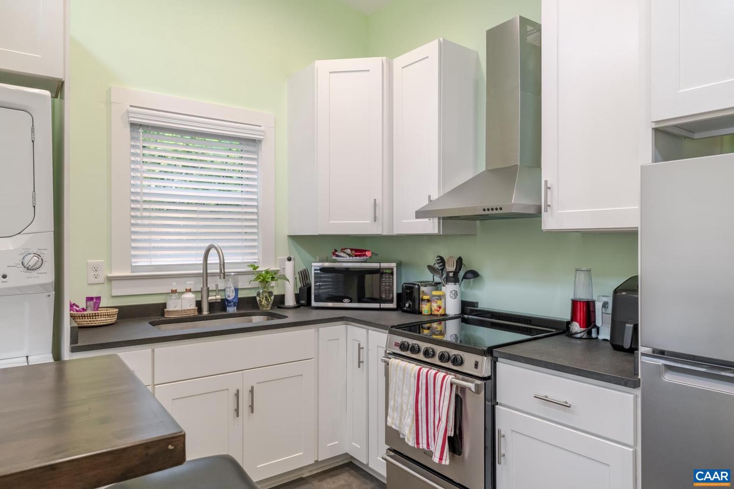 203 RAYMOND AVE, CHARLOTTESVILLE, Virginia 22903, 3 Bedrooms Bedrooms, ,2 BathroomsBathrooms,Residential,For sale,203 RAYMOND AVE,670662 MLS # 670662