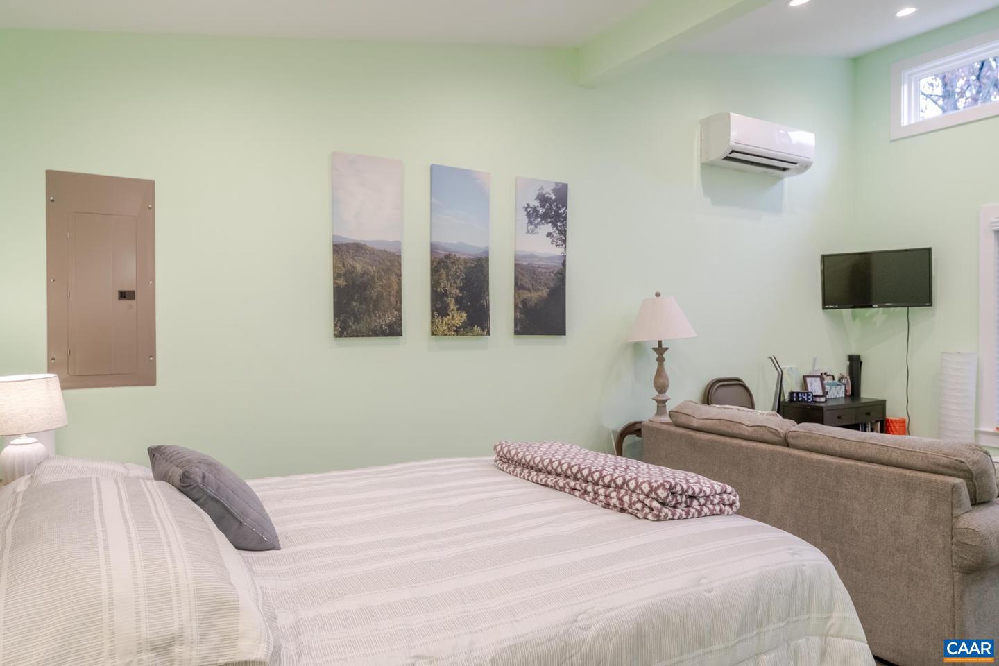 203 RAYMOND AVE, CHARLOTTESVILLE, Virginia 22903, 3 Bedrooms Bedrooms, ,2 BathroomsBathrooms,Residential,For sale,203 RAYMOND AVE,670662 MLS # 670662