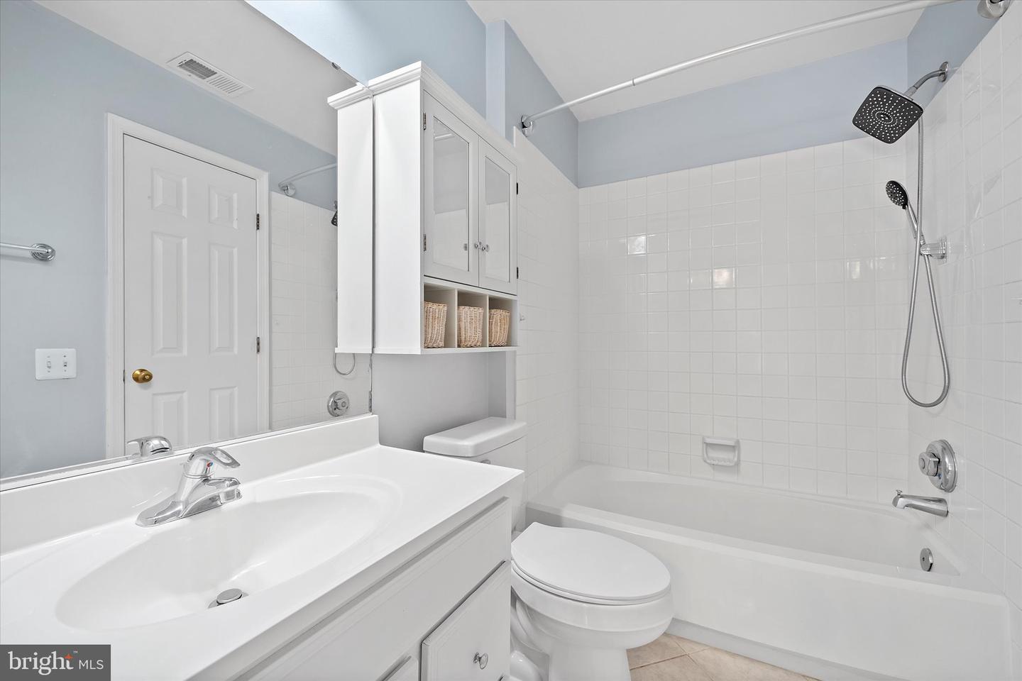 9253 CARDINAL FOREST LN #101, LORTON, Virginia 22079, 2 Bedrooms Bedrooms, ,2 BathroomsBathrooms,Residential,For sale,9253 CARDINAL FOREST LN #101,VAFX2277250 MLS # VAFX2277250 9253 CARDINAL FOREST LN #101, LORTON, Virginia 22079, 2 Bedrooms Bedrooms, ,2 BathroomsBathrooms,Residential,For sale,9253 CARDINAL FOREST LN #101,VAFX2277250 MLS # VAFX2277250