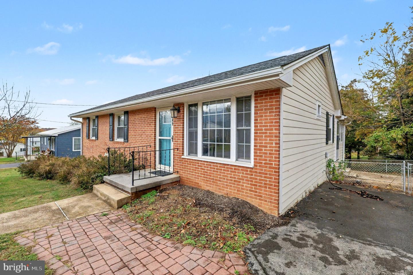 289 LOCUST DR, STRASBURG, Virginia 22657, 4 Bedrooms Bedrooms, 7 Rooms Rooms,2 BathroomsBathrooms,Residential,For sale,289 LOCUST DR,VASH2012914 MLS # VASH2012914 289 LOCUST DR, STRASBURG, Virginia 22657, 4 Bedrooms Bedrooms, 7 Rooms Rooms,2 BathroomsBathrooms,Residential,For sale,289 LOCUST DR,VASH2012914 MLS # VASH2012914