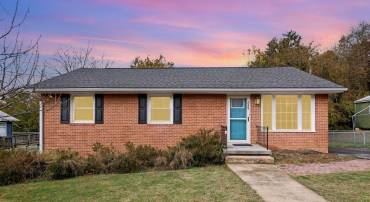 289 LOCUST DR, STRASBURG, Virginia 22657, 4 Bedrooms Bedrooms, 7 Rooms Rooms,2 BathroomsBathrooms,Residential,For sale,289 LOCUST DR,VASH2012914 MLS # VASH2012914