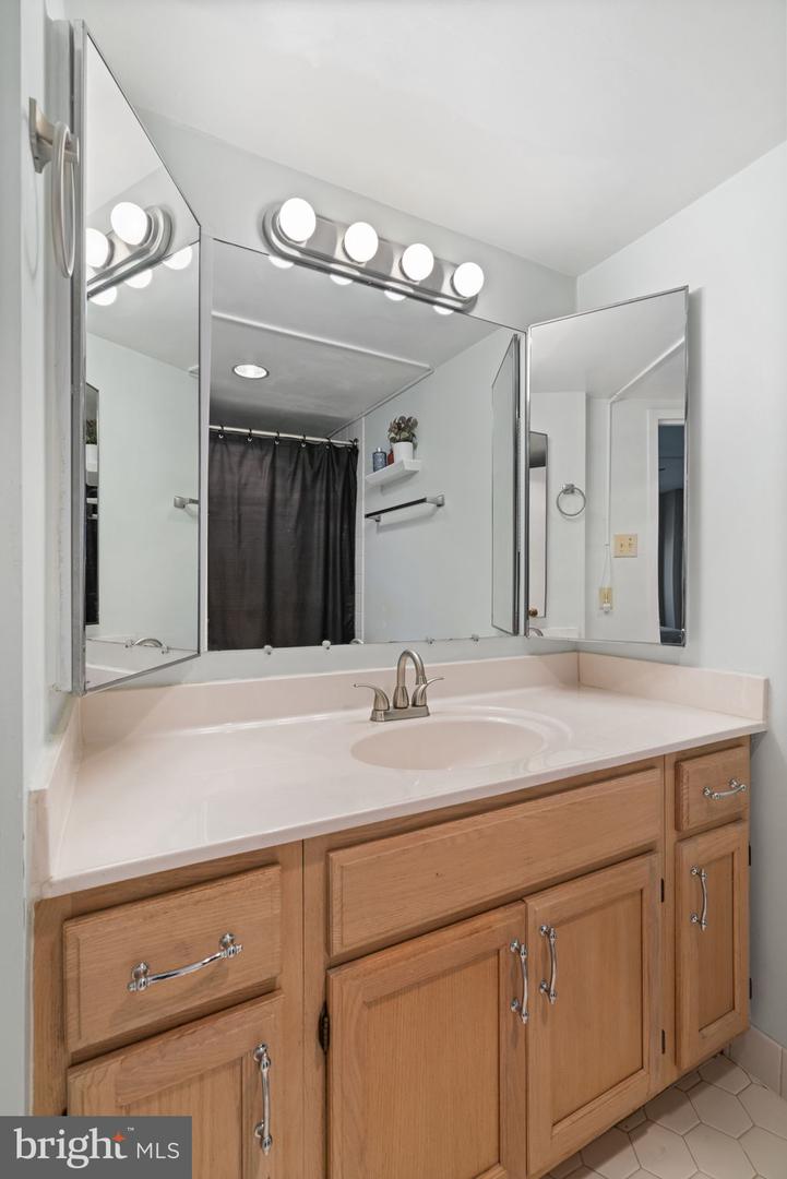 2059 HUNTINGTON AVE #614, ALEXANDRIA, Virginia 22303, 2 Bedrooms Bedrooms, ,2 BathroomsBathrooms,Residential,For sale,2059 HUNTINGTON AVE #614,VAFX2277286 MLS # VAFX2277286