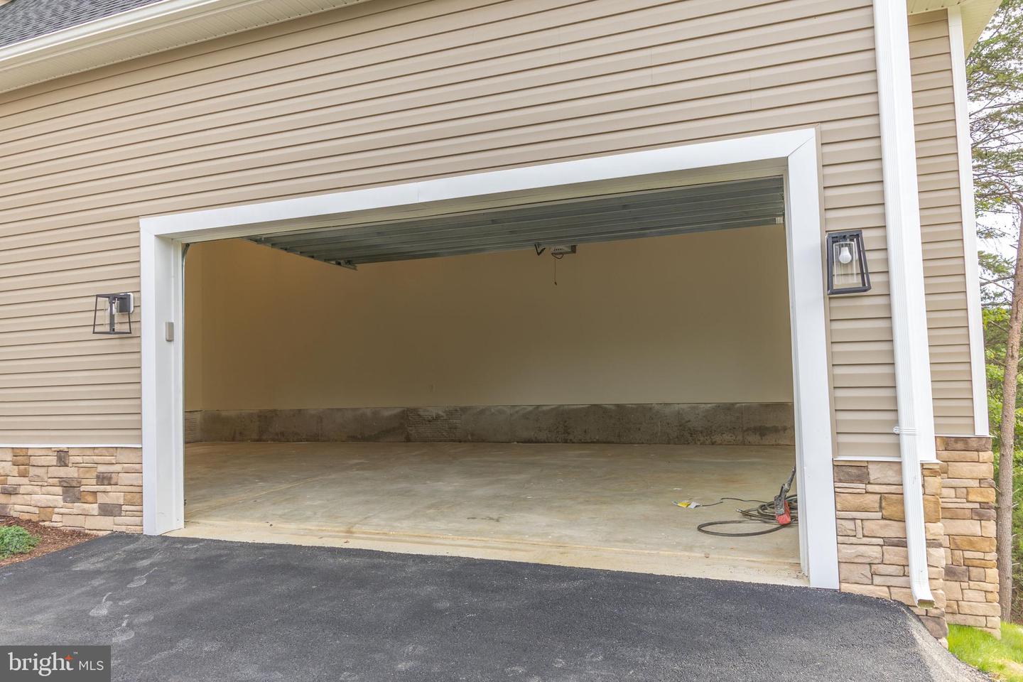 10401 LAUREL RIDGE WAY, FREDERICKSBURG, Virginia 22408, 5 Bedrooms Bedrooms, ,5 BathroomsBathrooms,Residential,For sale,10401 LAUREL RIDGE WAY,VASP2037378 MLS # VASP2037378 10401 LAUREL RIDGE WAY, FREDERICKSBURG, Virginia 22408, 5 Bedrooms Bedrooms, ,5 BathroomsBathrooms,Residential,For sale,10401 LAUREL RIDGE WAY,VASP2037378 MLS # VASP2037378