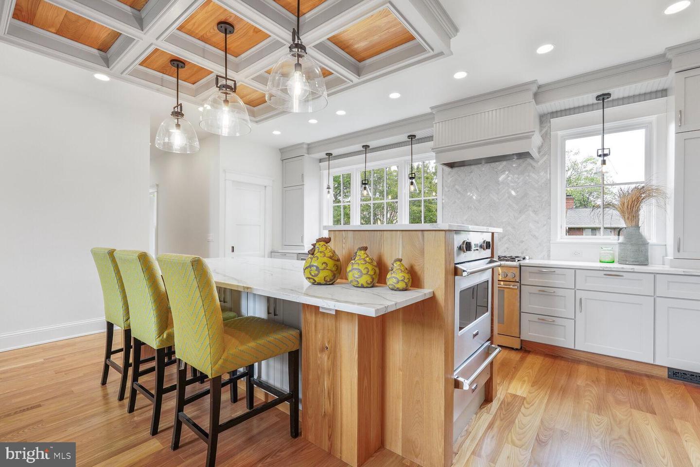 605 HILLTOP TER, ALEXANDRIA, Virginia 22301, 6 Bedrooms Bedrooms, ,5 BathroomsBathrooms,Residential,For sale,605 HILLTOP TER,VAAX2045750 MLS # VAAX2045750