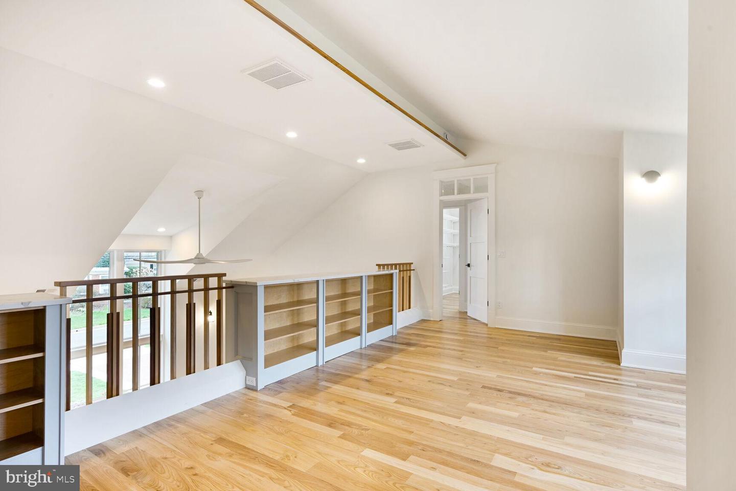 605 HILLTOP TER, ALEXANDRIA, Virginia 22301, 6 Bedrooms Bedrooms, ,5 BathroomsBathrooms,Residential,For sale,605 HILLTOP TER,VAAX2045750 MLS # VAAX2045750