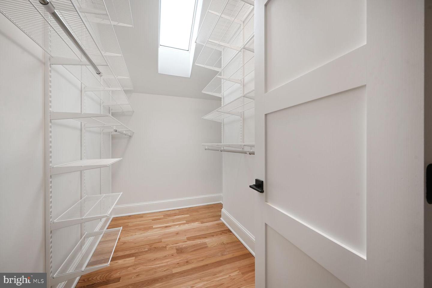 605 HILLTOP TER, ALEXANDRIA, Virginia 22301, 6 Bedrooms Bedrooms, ,5 BathroomsBathrooms,Residential,For sale,605 HILLTOP TER,VAAX2045750 MLS # VAAX2045750