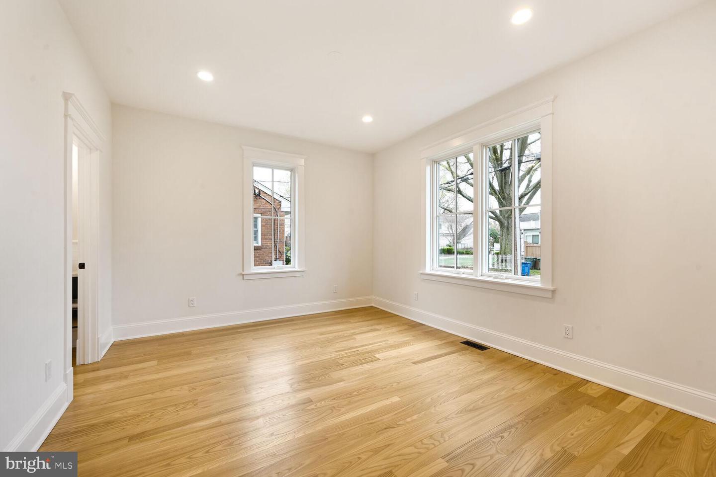 605 HILLTOP TER, ALEXANDRIA, Virginia 22301, 6 Bedrooms Bedrooms, ,5 BathroomsBathrooms,Residential,For sale,605 HILLTOP TER,VAAX2045750 MLS # VAAX2045750