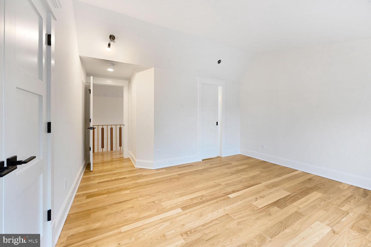 605 HILLTOP TER, ALEXANDRIA, Virginia 22301, 6 Bedrooms Bedrooms, ,5 BathroomsBathrooms,Residential,For sale,605 HILLTOP TER,VAAX2045750 MLS # VAAX2045750