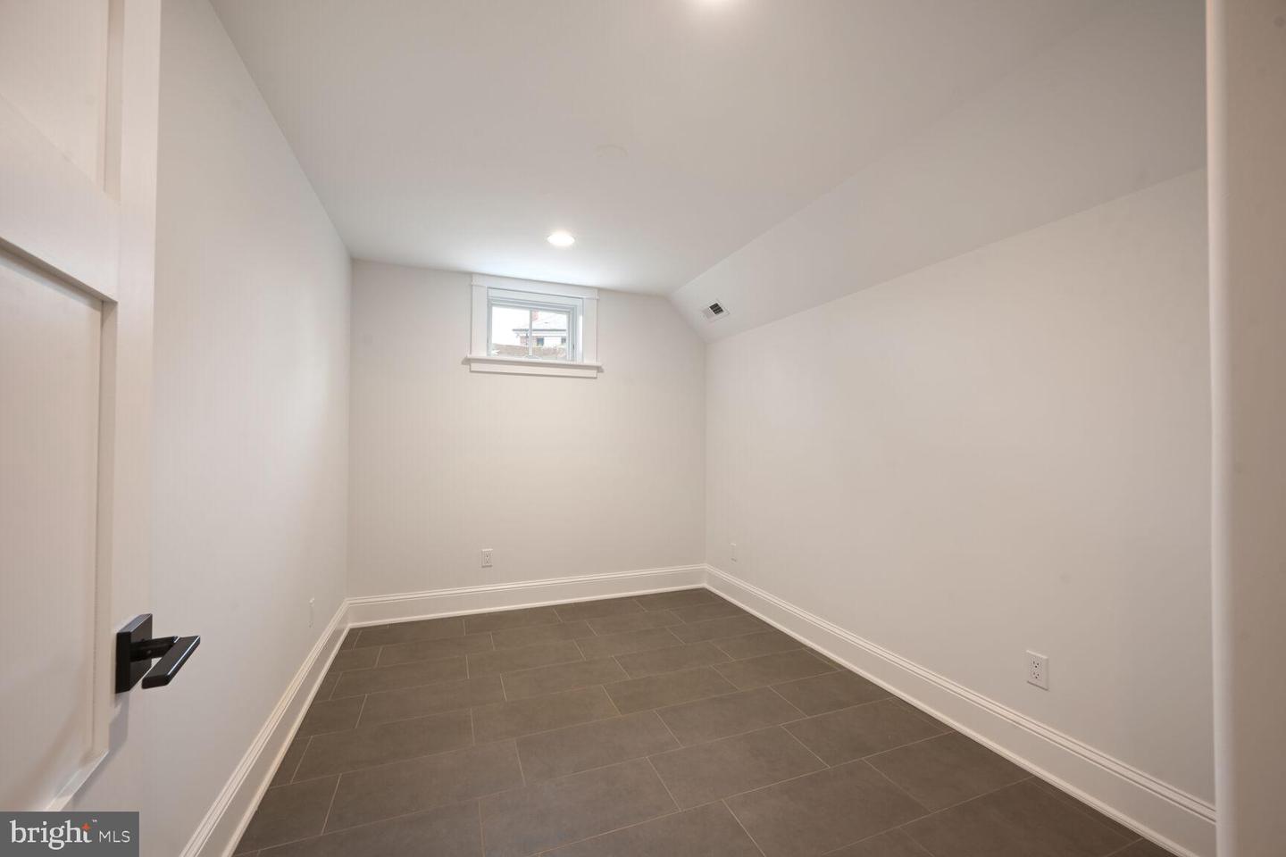 605 HILLTOP TER, ALEXANDRIA, Virginia 22301, 6 Bedrooms Bedrooms, ,5 BathroomsBathrooms,Residential,For sale,605 HILLTOP TER,VAAX2045750 MLS # VAAX2045750