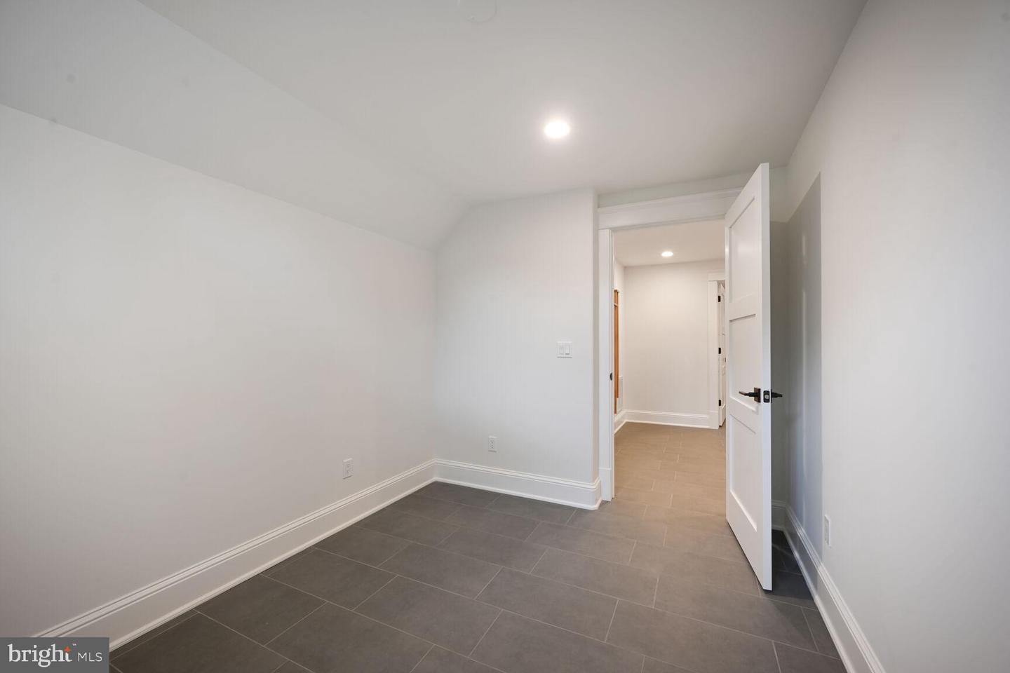 605 HILLTOP TER, ALEXANDRIA, Virginia 22301, 6 Bedrooms Bedrooms, ,5 BathroomsBathrooms,Residential,For sale,605 HILLTOP TER,VAAX2045750 MLS # VAAX2045750