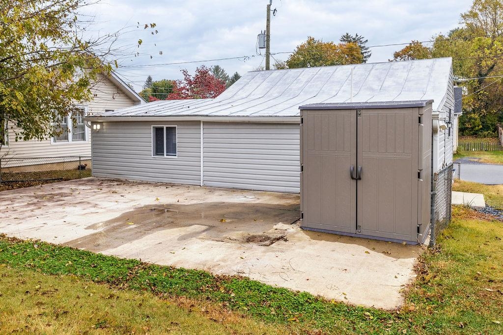 130 PARK BLVD, STAUNTON, Virginia 24401, 2 Bedrooms Bedrooms, ,1 BathroomBathrooms,Residential,130 PARK BLVD,670672 MLS # 670672 130 PARK BLVD, STAUNTON, Virginia 24401, 2 Bedrooms Bedrooms, ,1 BathroomBathrooms,Residential,130 PARK BLVD,670672 MLS # 670672