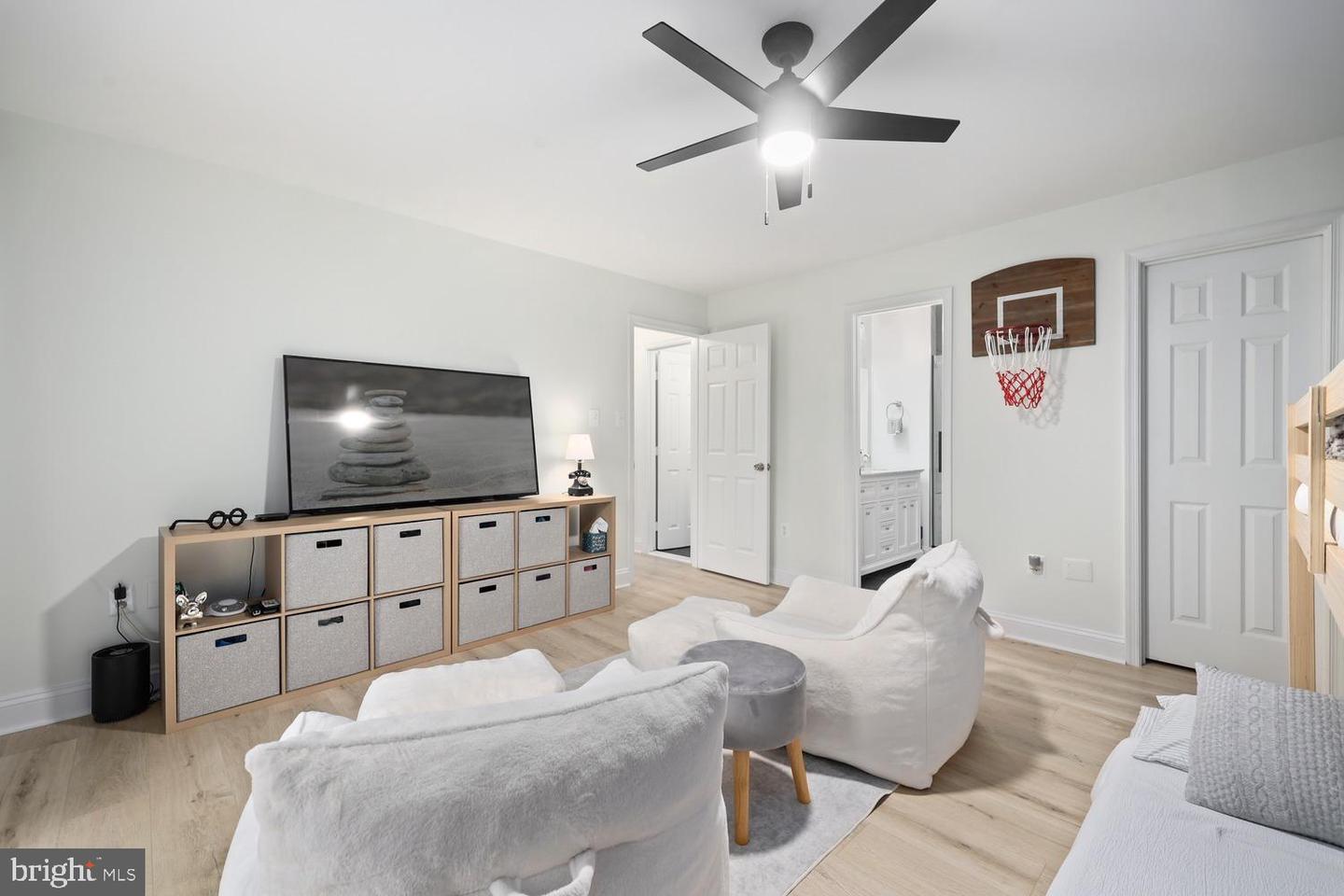 14415 GLENCREST CIR #112, CENTREVILLE, Virginia 20120, 3 Bedrooms Bedrooms, ,2 BathroomsBathrooms,Residential,For sale,14415 GLENCREST CIR #112,VAFX2272722 MLS # VAFX2272722 14415 GLENCREST CIR #112, CENTREVILLE, Virginia 20120, 3 Bedrooms Bedrooms, ,2 BathroomsBathrooms,Residential,For sale,14415 GLENCREST CIR #112,VAFX2272722 MLS # VAFX2272722