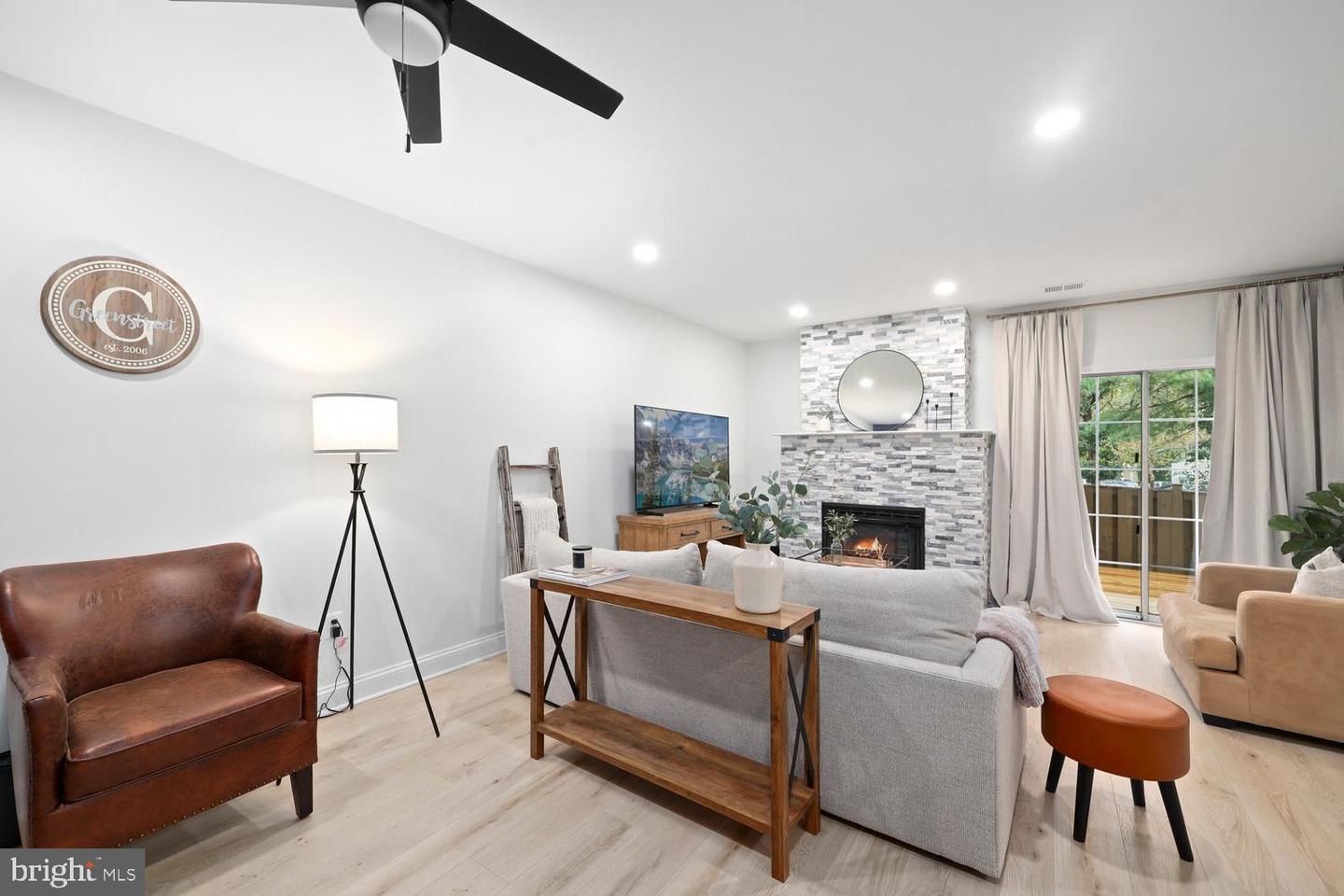 14415 GLENCREST CIR #112, CENTREVILLE, Virginia 20120, 3 Bedrooms Bedrooms, ,2 BathroomsBathrooms,Residential,For sale,14415 GLENCREST CIR #112,VAFX2272722 MLS # VAFX2272722 14415 GLENCREST CIR #112, CENTREVILLE, Virginia 20120, 3 Bedrooms Bedrooms, ,2 BathroomsBathrooms,Residential,For sale,14415 GLENCREST CIR #112,VAFX2272722 MLS # VAFX2272722