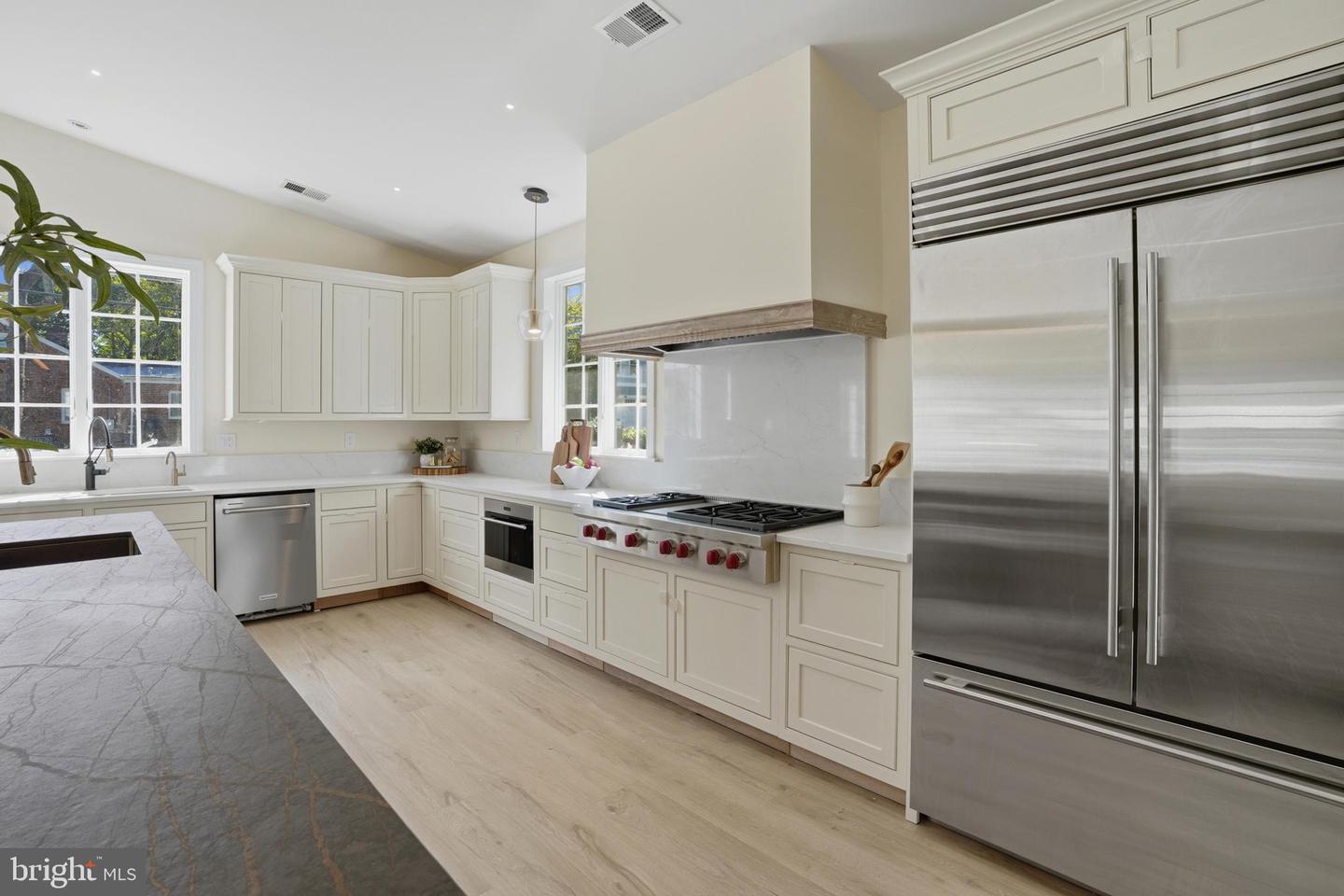 300 LEWIS ST NW, VIENNA, Virginia 22180, 5 Bedrooms Bedrooms, ,3 BathroomsBathrooms,Residential,For sale,300 LEWIS ST NW,VAFX2273106 MLS # VAFX2273106 300 LEWIS ST NW, VIENNA, Virginia 22180, 5 Bedrooms Bedrooms, ,3 BathroomsBathrooms,Residential,For sale,300 LEWIS ST NW,VAFX2273106 MLS # VAFX2273106