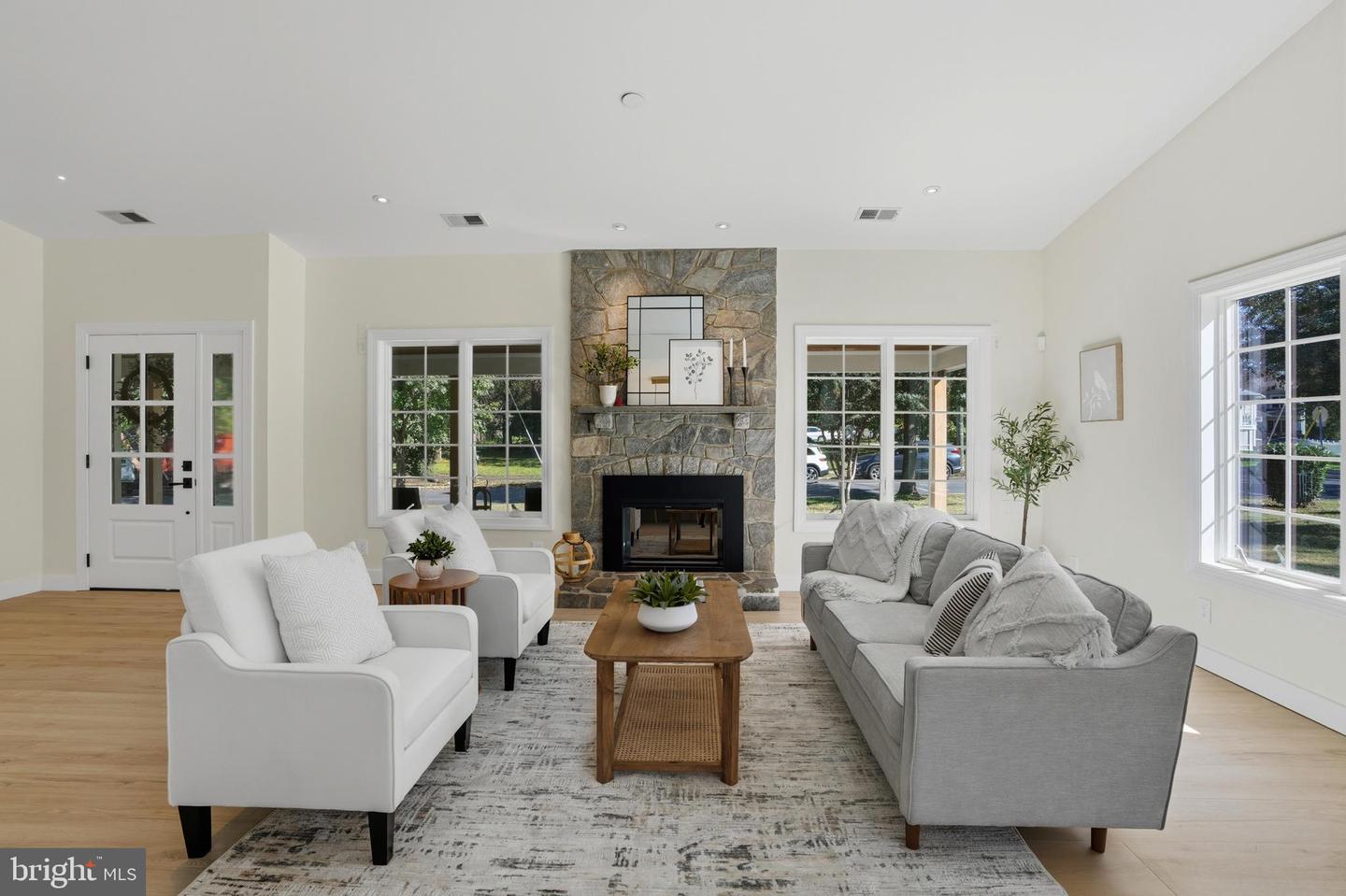 300 LEWIS ST NW, VIENNA, Virginia 22180, 5 Bedrooms Bedrooms, ,3 BathroomsBathrooms,Residential,For sale,300 LEWIS ST NW,VAFX2273106 MLS # VAFX2273106 300 LEWIS ST NW, VIENNA, Virginia 22180, 5 Bedrooms Bedrooms, ,3 BathroomsBathrooms,Residential,For sale,300 LEWIS ST NW,VAFX2273106 MLS # VAFX2273106