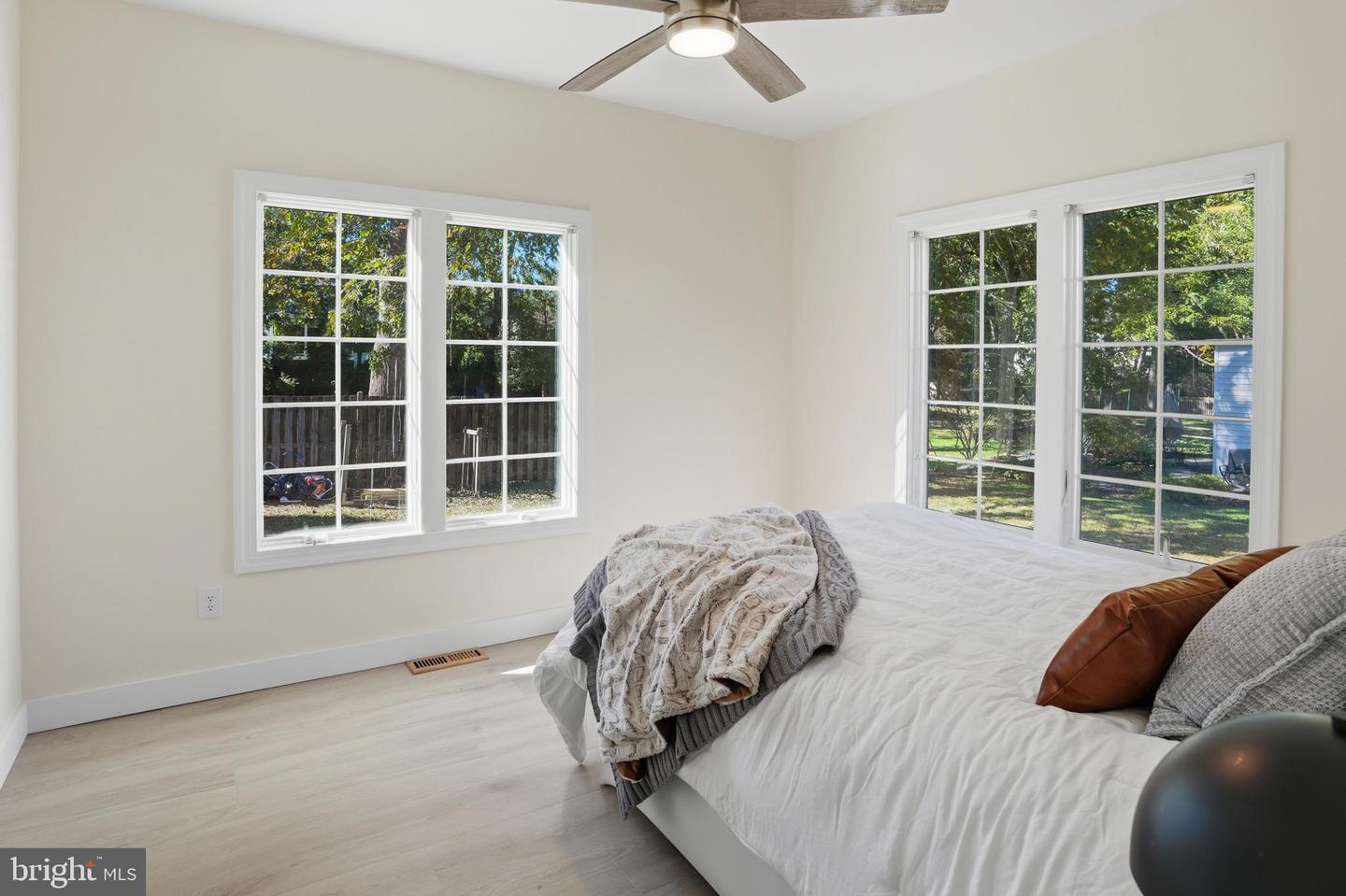 300 LEWIS ST NW, VIENNA, Virginia 22180, 5 Bedrooms Bedrooms, ,3 BathroomsBathrooms,Residential,For sale,300 LEWIS ST NW,VAFX2273106 MLS # VAFX2273106 300 LEWIS ST NW, VIENNA, Virginia 22180, 5 Bedrooms Bedrooms, ,3 BathroomsBathrooms,Residential,For sale,300 LEWIS ST NW,VAFX2273106 MLS # VAFX2273106