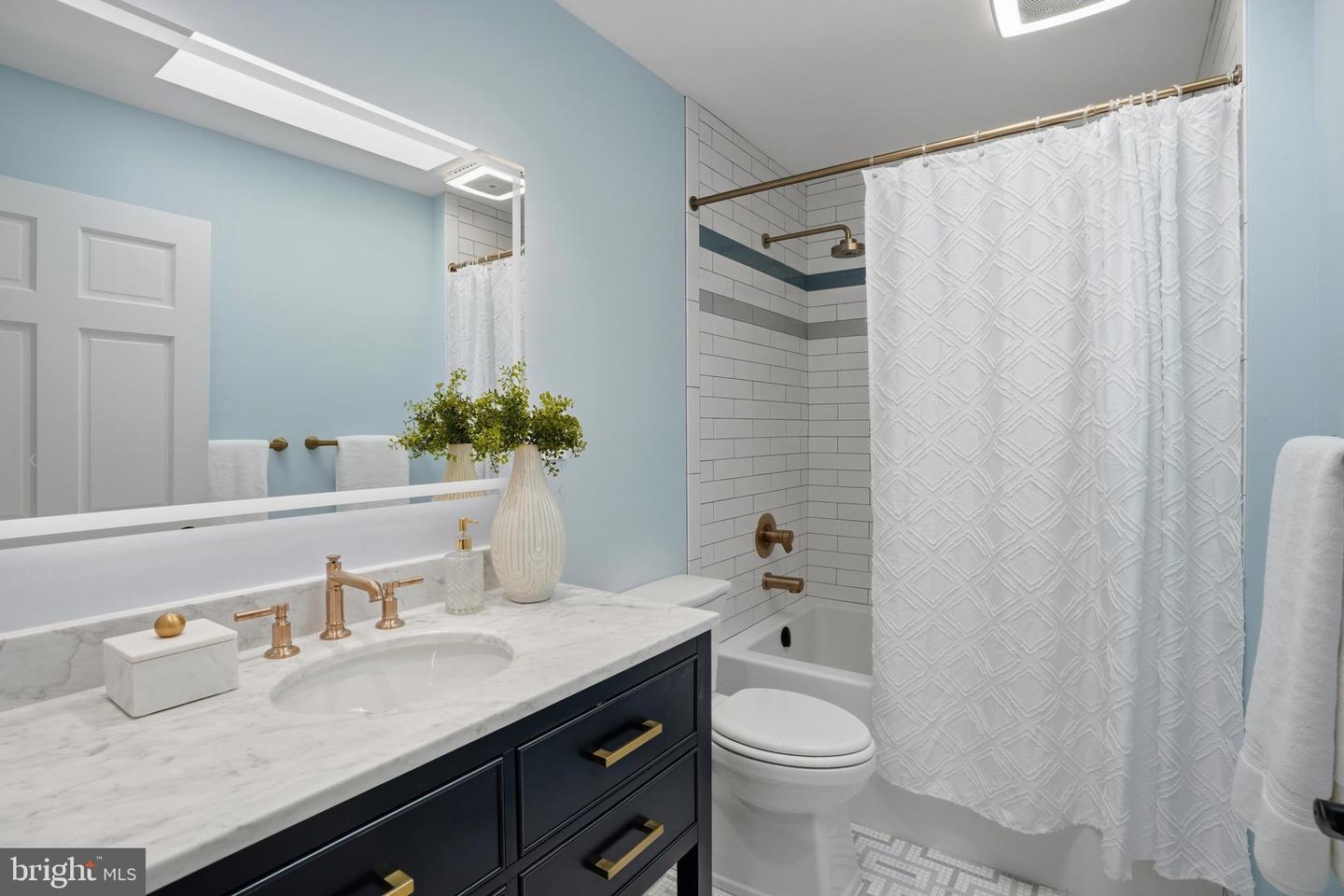 300 LEWIS ST NW, VIENNA, Virginia 22180, 5 Bedrooms Bedrooms, ,3 BathroomsBathrooms,Residential,For sale,300 LEWIS ST NW,VAFX2273106 MLS # VAFX2273106 300 LEWIS ST NW, VIENNA, Virginia 22180, 5 Bedrooms Bedrooms, ,3 BathroomsBathrooms,Residential,For sale,300 LEWIS ST NW,VAFX2273106 MLS # VAFX2273106