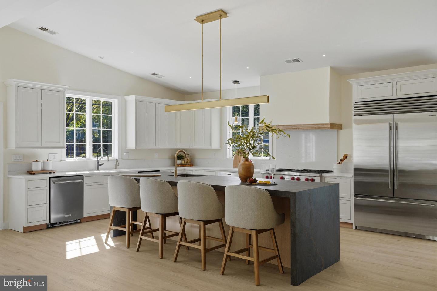 300 LEWIS ST NW, VIENNA, Virginia 22180, 5 Bedrooms Bedrooms, ,3 BathroomsBathrooms,Residential,For sale,300 LEWIS ST NW,VAFX2273106 MLS # VAFX2273106 300 LEWIS ST NW, VIENNA, Virginia 22180, 5 Bedrooms Bedrooms, ,3 BathroomsBathrooms,Residential,For sale,300 LEWIS ST NW,VAFX2273106 MLS # VAFX2273106