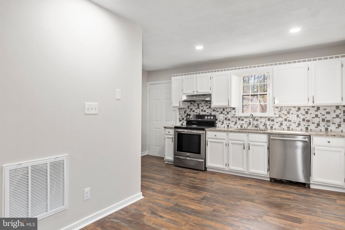 15332 DAWN BLVD, DOSWELL, Virginia 23047, 3 Bedrooms Bedrooms, ,2 BathroomsBathrooms,Residential,For sale,15332 DAWN BLVD,VACV2008982 MLS # VACV2008982