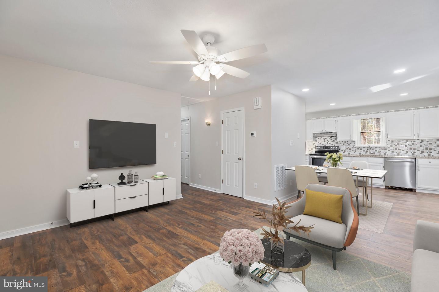 15332 DAWN BLVD, DOSWELL, Virginia 23047, 3 Bedrooms Bedrooms, ,2 BathroomsBathrooms,Residential,For sale,15332 DAWN BLVD,VACV2008982 MLS # VACV2008982