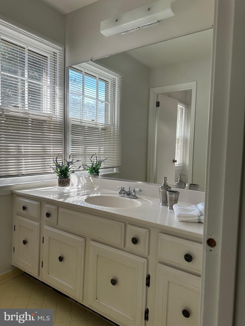 7306 IDYLBROOK CT, FALLS CHURCH, Virginia 22043, 4 Bedrooms Bedrooms, ,2 BathroomsBathrooms,Residential,For sale,7306 IDYLBROOK CT,VAFX2275480 MLS # VAFX2275480 7306 IDYLBROOK CT, FALLS CHURCH, Virginia 22043, 4 Bedrooms Bedrooms, ,2 BathroomsBathrooms,Residential,For sale,7306 IDYLBROOK CT,VAFX2275480 MLS # VAFX2275480