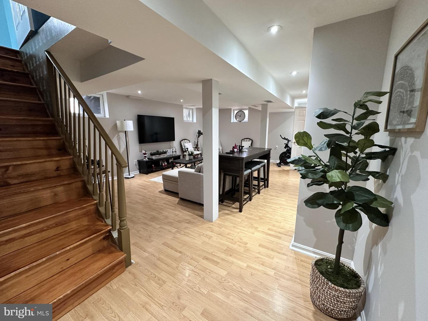 6430 MAPLEWOOD DR, FALLS CHURCH, Virginia 22041, 3 Bedrooms Bedrooms, ,2 BathroomsBathrooms,Residential,For sale,6430 MAPLEWOOD DR,VAFX2274980 MLS # VAFX2274980 6430 MAPLEWOOD DR, FALLS CHURCH, Virginia 22041, 3 Bedrooms Bedrooms, ,2 BathroomsBathrooms,Residential,For sale,6430 MAPLEWOOD DR,VAFX2274980 MLS # VAFX2274980