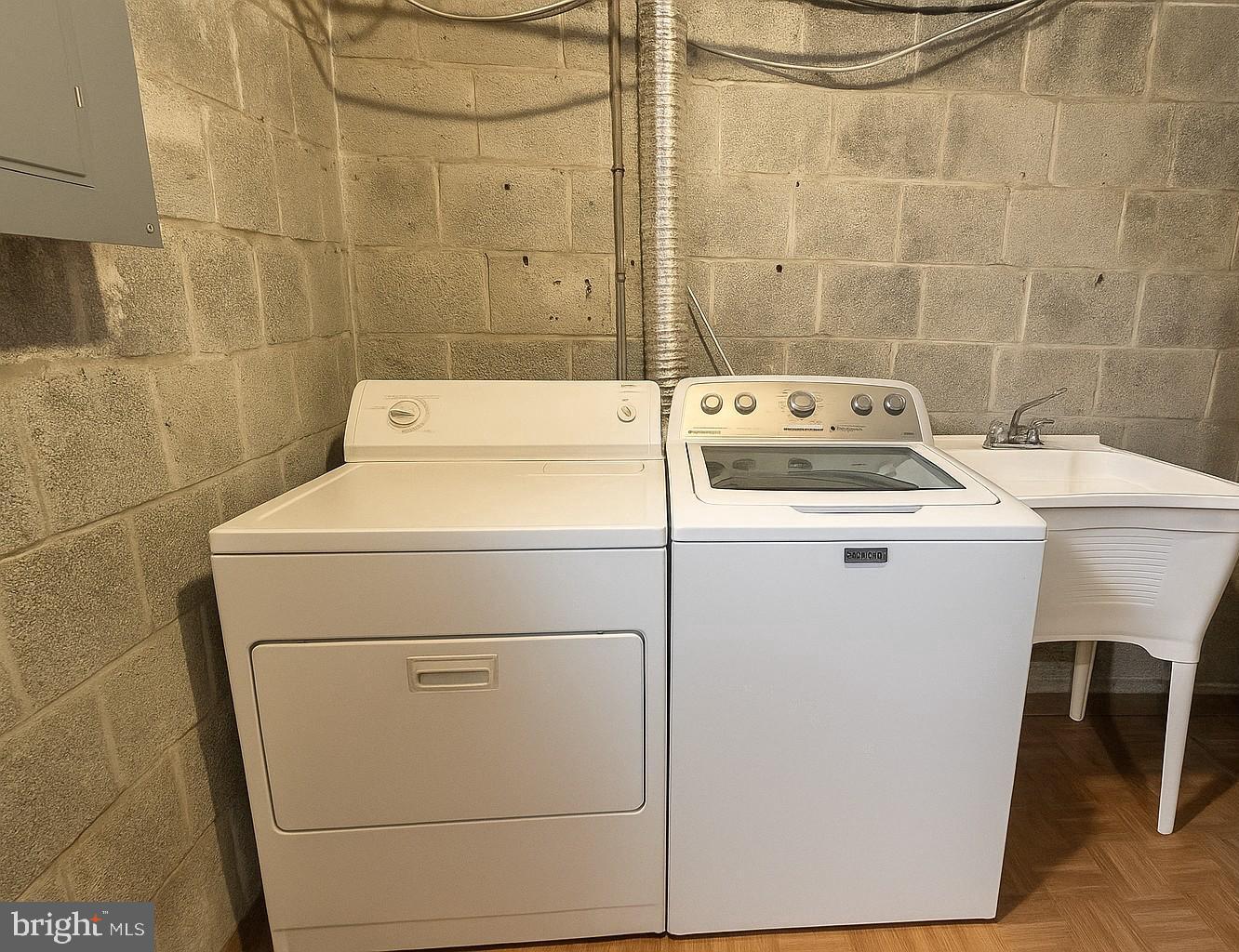 6430 MAPLEWOOD DR, FALLS CHURCH, Virginia 22041, 3 Bedrooms Bedrooms, ,2 BathroomsBathrooms,Residential,For sale,6430 MAPLEWOOD DR,VAFX2274980 MLS # VAFX2274980 6430 MAPLEWOOD DR, FALLS CHURCH, Virginia 22041, 3 Bedrooms Bedrooms, ,2 BathroomsBathrooms,Residential,For sale,6430 MAPLEWOOD DR,VAFX2274980 MLS # VAFX2274980