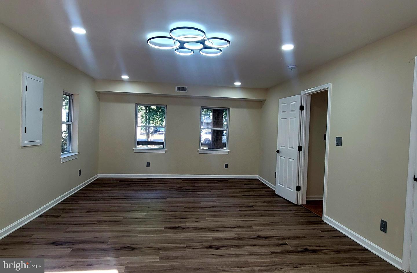 6828 RIDGEWAY DR, SPRINGFIELD, Virginia 22150, 5 Bedrooms Bedrooms, ,3 BathroomsBathrooms,Residential,For sale,6828 RIDGEWAY DR,VAFX2276386 MLS # VAFX2276386 6828 RIDGEWAY DR, SPRINGFIELD, Virginia 22150, 5 Bedrooms Bedrooms, ,3 BathroomsBathrooms,Residential,For sale,6828 RIDGEWAY DR,VAFX2276386 MLS # VAFX2276386