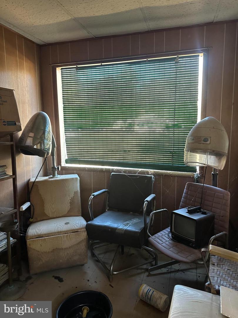 16122 THOROUGHFARE RD, BROAD RUN, Virginia 20137, 3 Bedrooms Bedrooms, ,1 BathroomBathrooms,Residential,For sale,16122 THOROUGHFARE RD,VAPW2106976 MLS # VAPW2106976