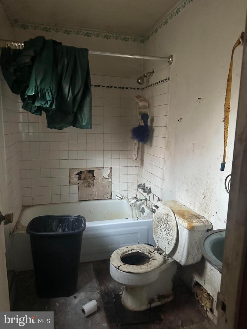 16122 THOROUGHFARE RD, BROAD RUN, Virginia 20137, 3 Bedrooms Bedrooms, ,1 BathroomBathrooms,Residential,For sale,16122 THOROUGHFARE RD,VAPW2106976 MLS # VAPW2106976