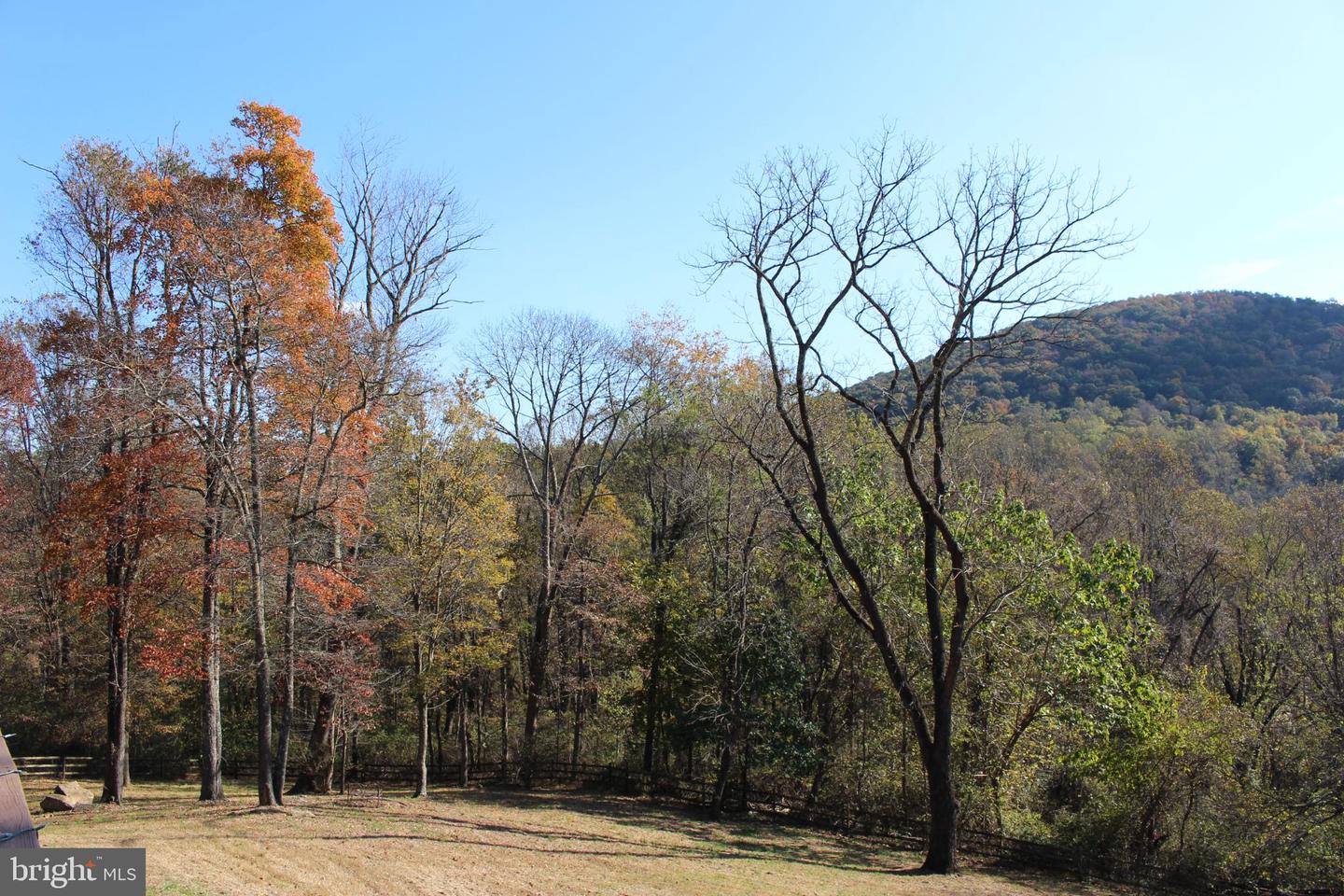 3998 HIDDEN VALLEY LN, LINDEN, Virginia 22642, 3 Bedrooms Bedrooms, 10 Rooms Rooms,2 BathroomsBathrooms,Residential,For sale,3998 HIDDEN VALLEY LN,VAFQ2019546 MLS # VAFQ2019546