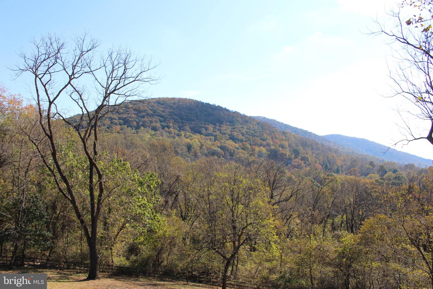 3998 HIDDEN VALLEY LN, LINDEN, Virginia 22642, 3 Bedrooms Bedrooms, 10 Rooms Rooms,2 BathroomsBathrooms,Residential,For sale,3998 HIDDEN VALLEY LN,VAFQ2019546 MLS # VAFQ2019546