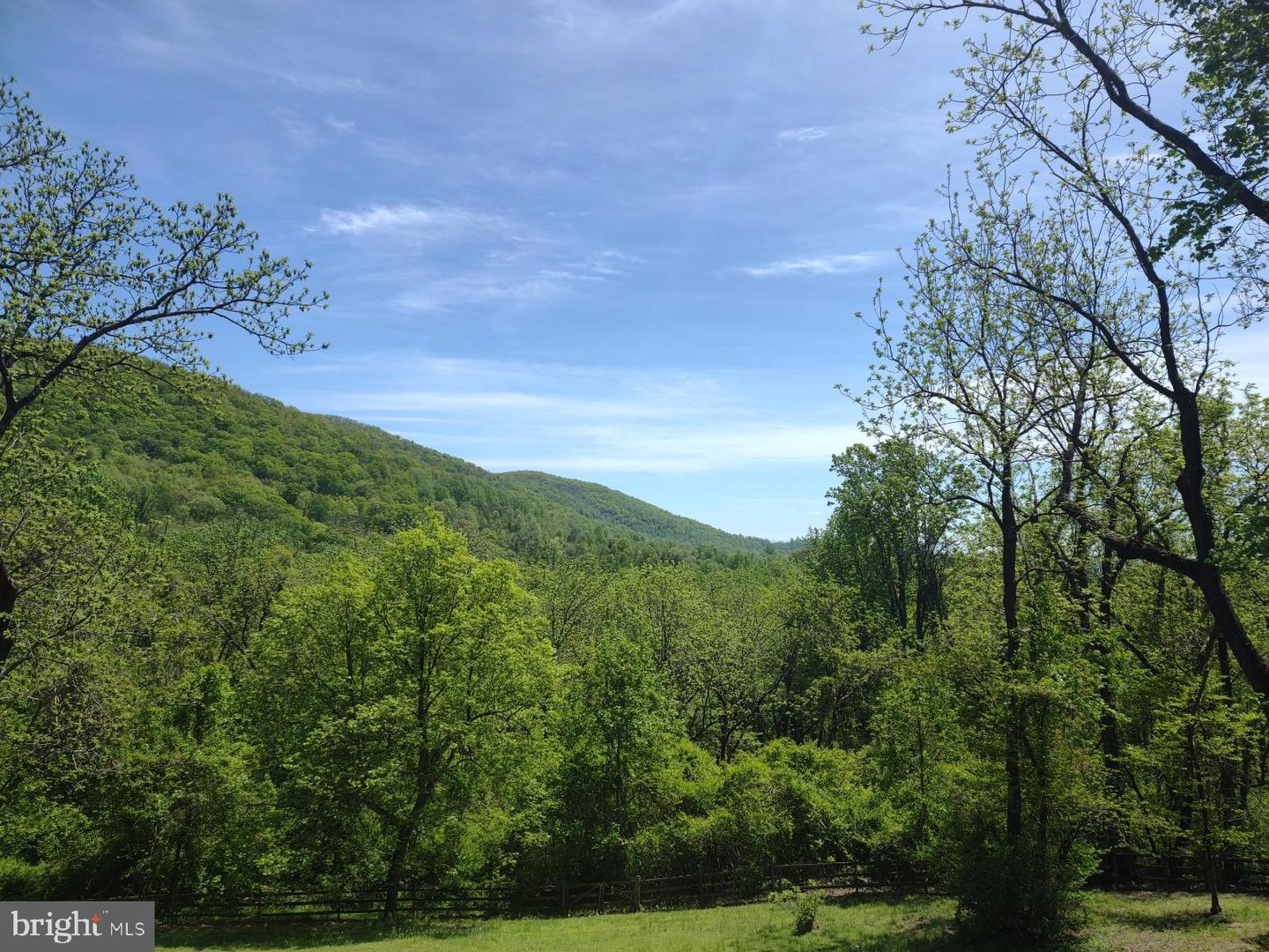 3998 HIDDEN VALLEY LN, LINDEN, Virginia 22642, 3 Bedrooms Bedrooms, 10 Rooms Rooms,2 BathroomsBathrooms,Residential,For sale,3998 HIDDEN VALLEY LN,VAFQ2019546 MLS # VAFQ2019546