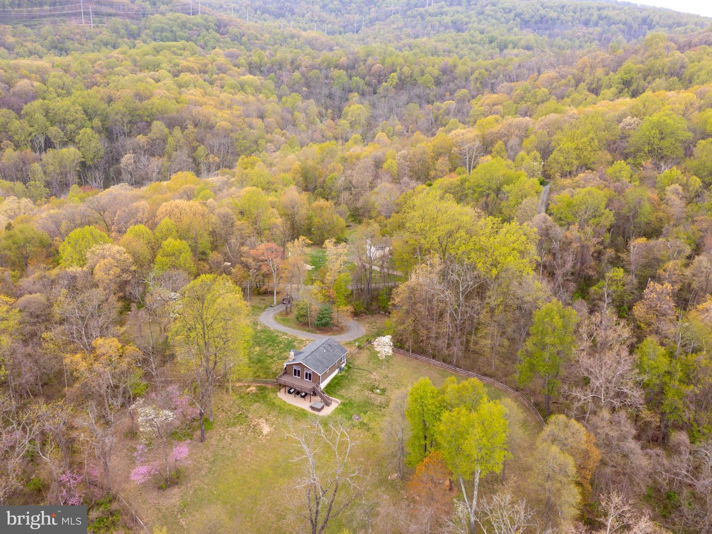 3998 HIDDEN VALLEY LN, LINDEN, Virginia 22642, 3 Bedrooms Bedrooms, 10 Rooms Rooms,2 BathroomsBathrooms,Residential,For sale,3998 HIDDEN VALLEY LN,VAFQ2019546 MLS # VAFQ2019546