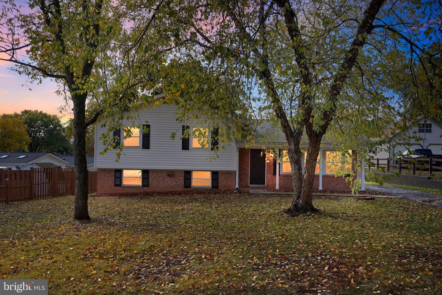 203 N FIR CT, STERLING, Virginia 20164, 4 Bedrooms Bedrooms, ,2 BathroomsBathrooms,Residential,For sale,203 N FIR CT,VALO2110392 MLS # VALO2110392