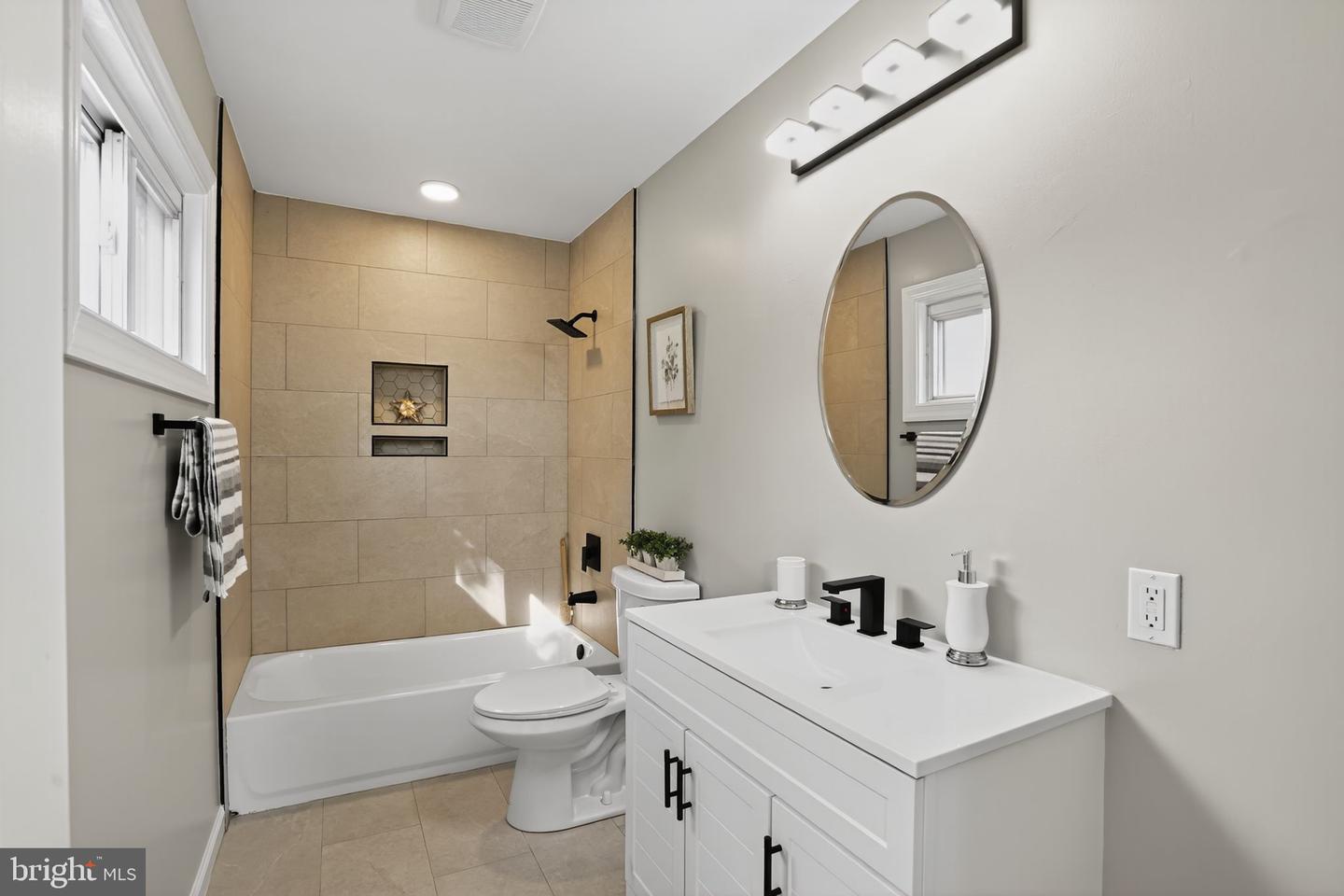 203 N FIR CT, STERLING, Virginia 20164, 4 Bedrooms Bedrooms, ,2 BathroomsBathrooms,Residential,For sale,203 N FIR CT,VALO2110392 MLS # VALO2110392