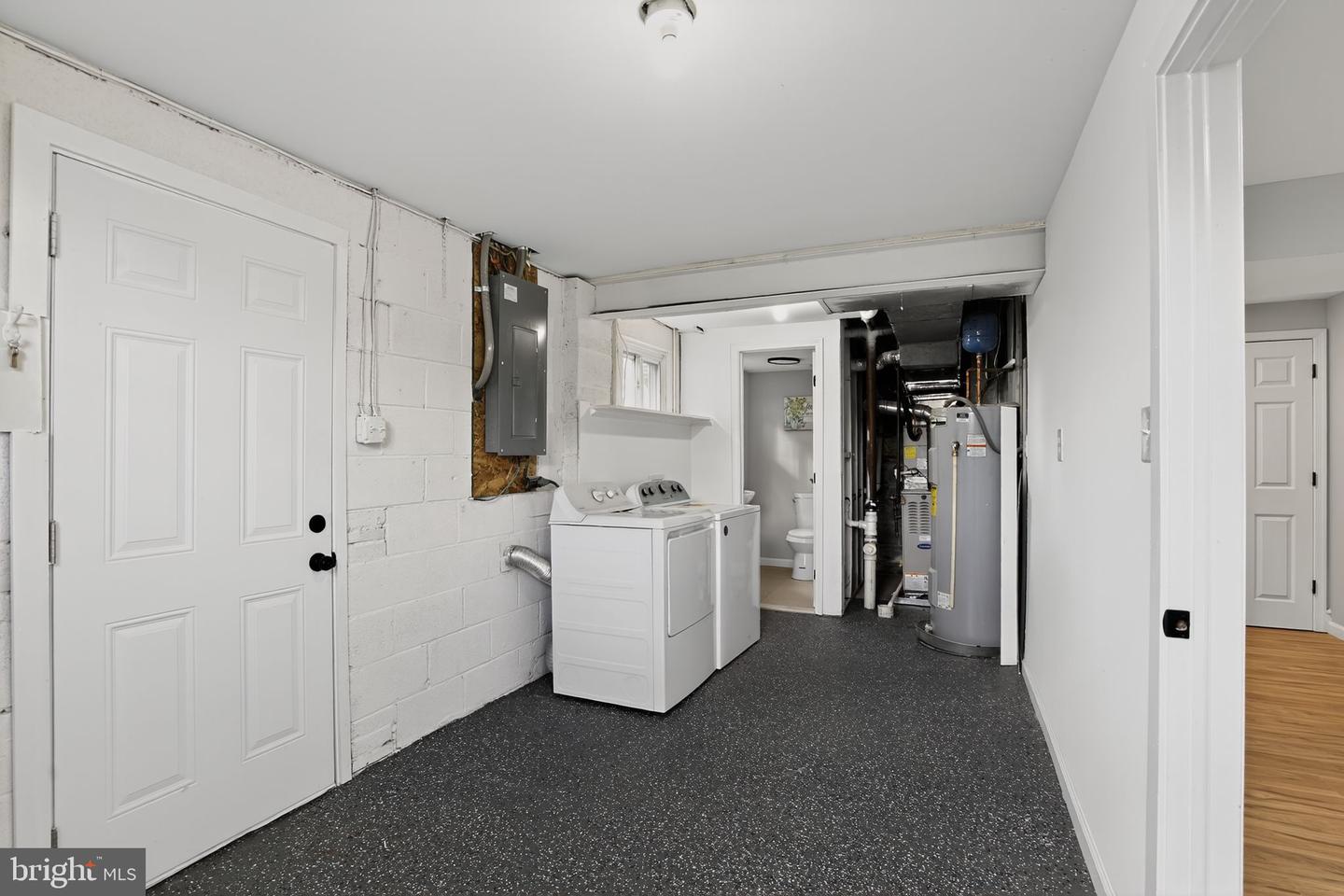 203 N FIR CT, STERLING, Virginia 20164, 4 Bedrooms Bedrooms, ,2 BathroomsBathrooms,Residential,For sale,203 N FIR CT,VALO2110392 MLS # VALO2110392