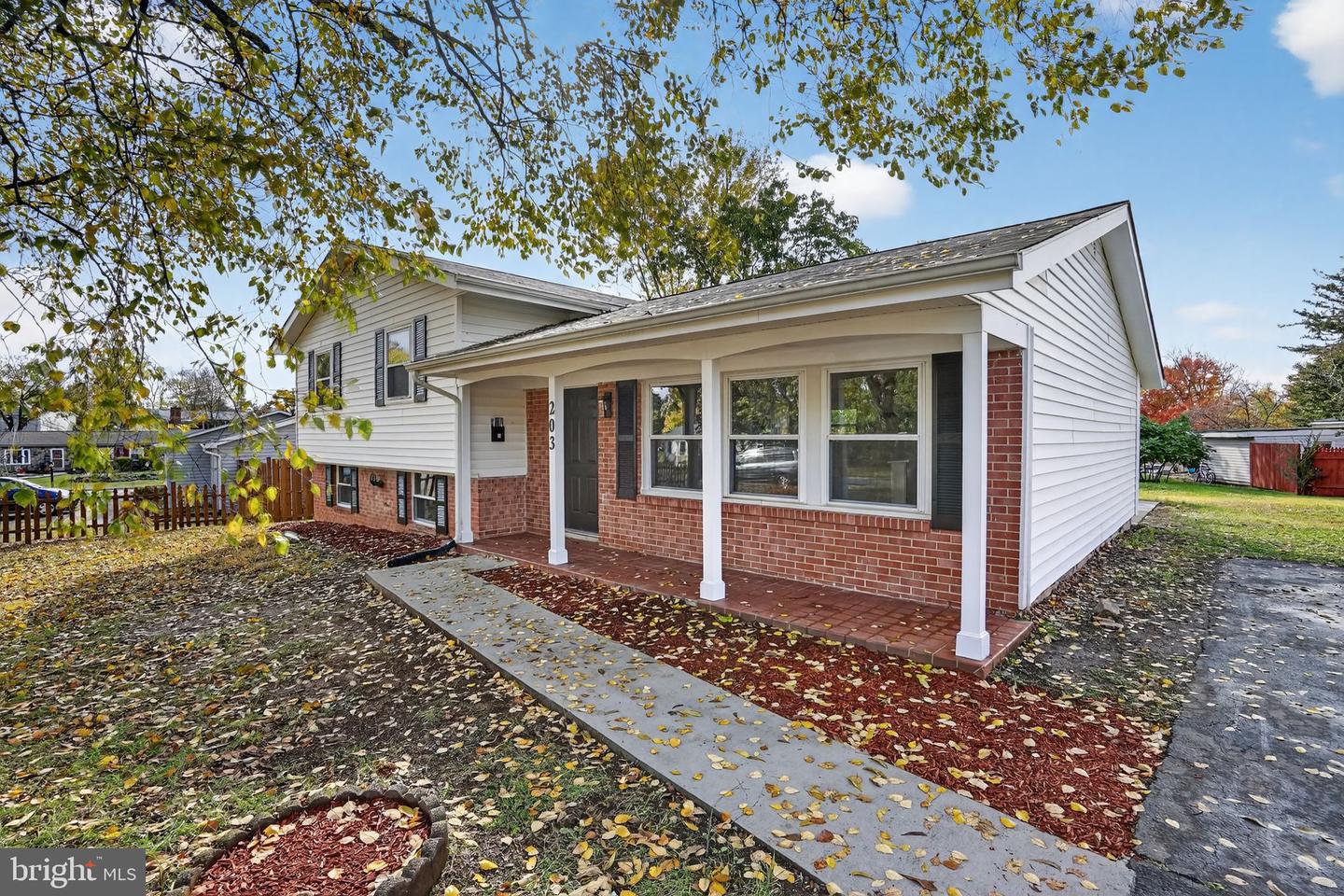 203 N FIR CT, STERLING, Virginia 20164, 4 Bedrooms Bedrooms, ,2 BathroomsBathrooms,Residential,For sale,203 N FIR CT,VALO2110392 MLS # VALO2110392