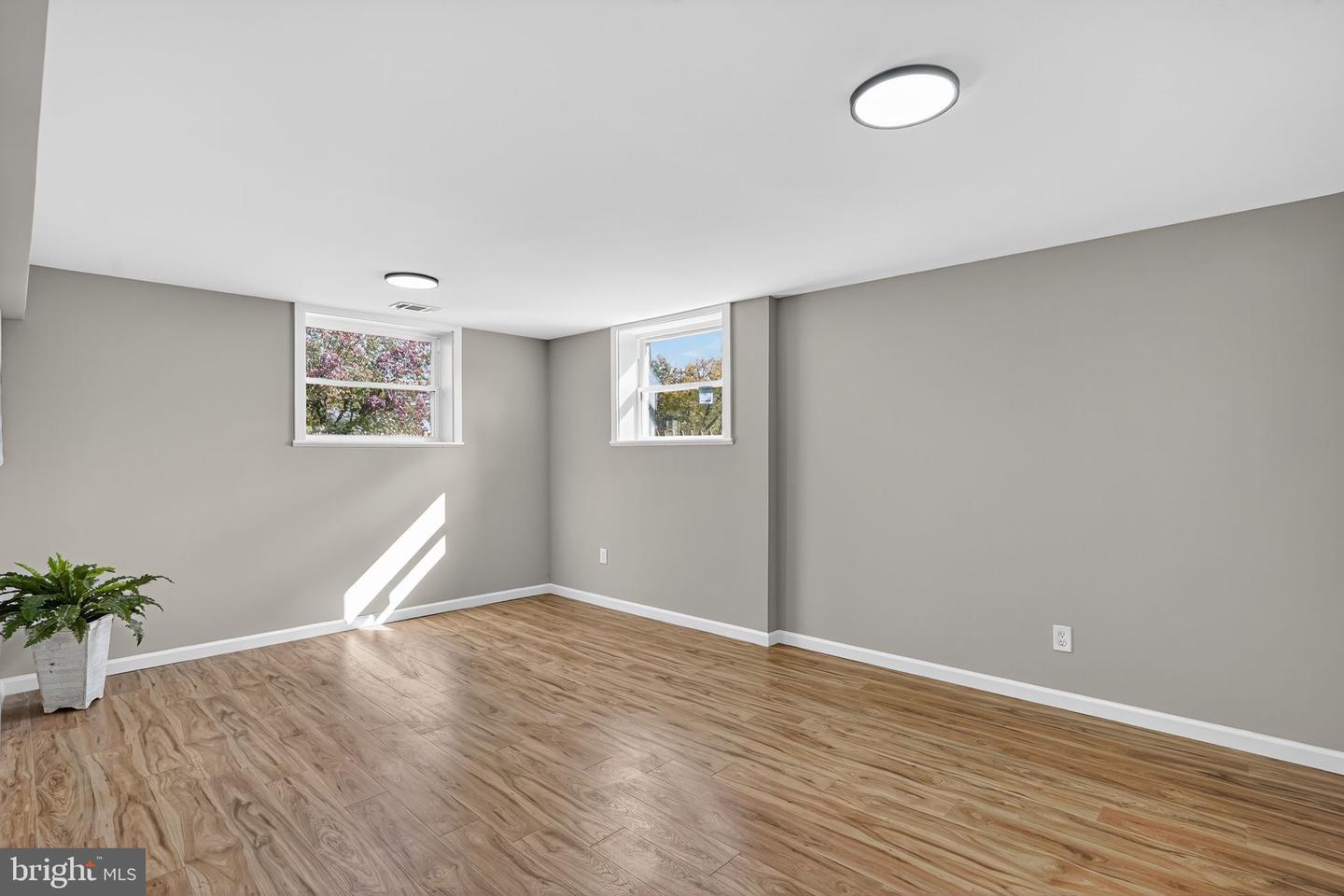 203 N FIR CT, STERLING, Virginia 20164, 4 Bedrooms Bedrooms, ,2 BathroomsBathrooms,Residential,For sale,203 N FIR CT,VALO2110392 MLS # VALO2110392