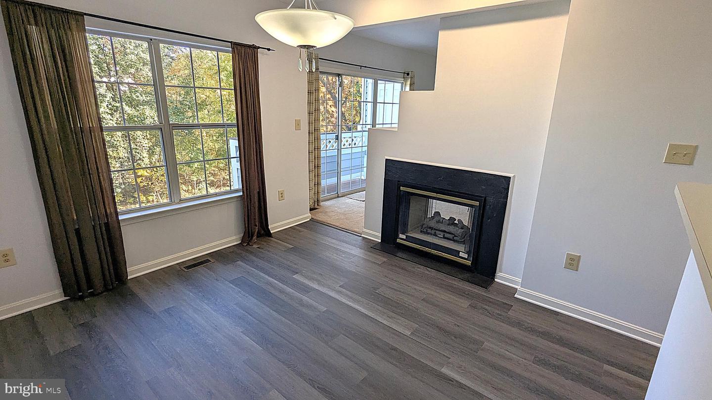 14437 GLENCREST CIR #129, CENTREVILLE, Virginia 20120, 3 Bedrooms Bedrooms, ,2 BathroomsBathrooms,Residential,For sale,14437 GLENCREST CIR #129,VAFX2277368 MLS # VAFX2277368 14437 GLENCREST CIR #129, CENTREVILLE, Virginia 20120, 3 Bedrooms Bedrooms, ,2 BathroomsBathrooms,Residential,For sale,14437 GLENCREST CIR #129,VAFX2277368 MLS # VAFX2277368