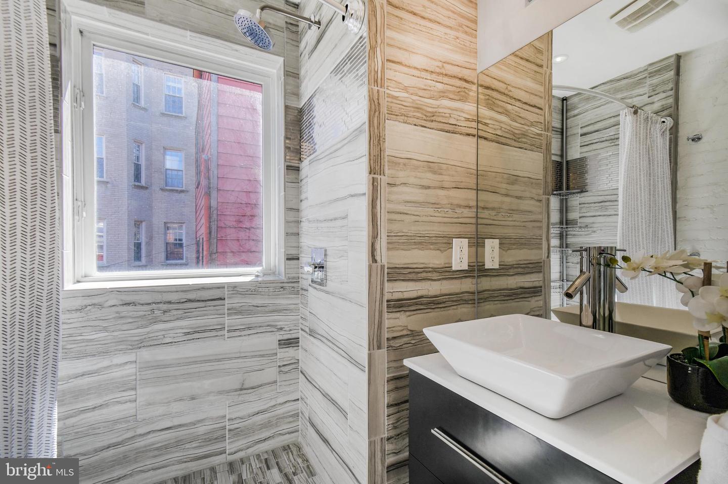 1538 SWANN ST NW, WASHINGTON, District Of Columbia 20009, 4 Bedrooms Bedrooms, ,4 BathroomsBathrooms,Residential,For sale,1538 SWANN ST NW,DCDC2230094 MLS # DCDC2230094