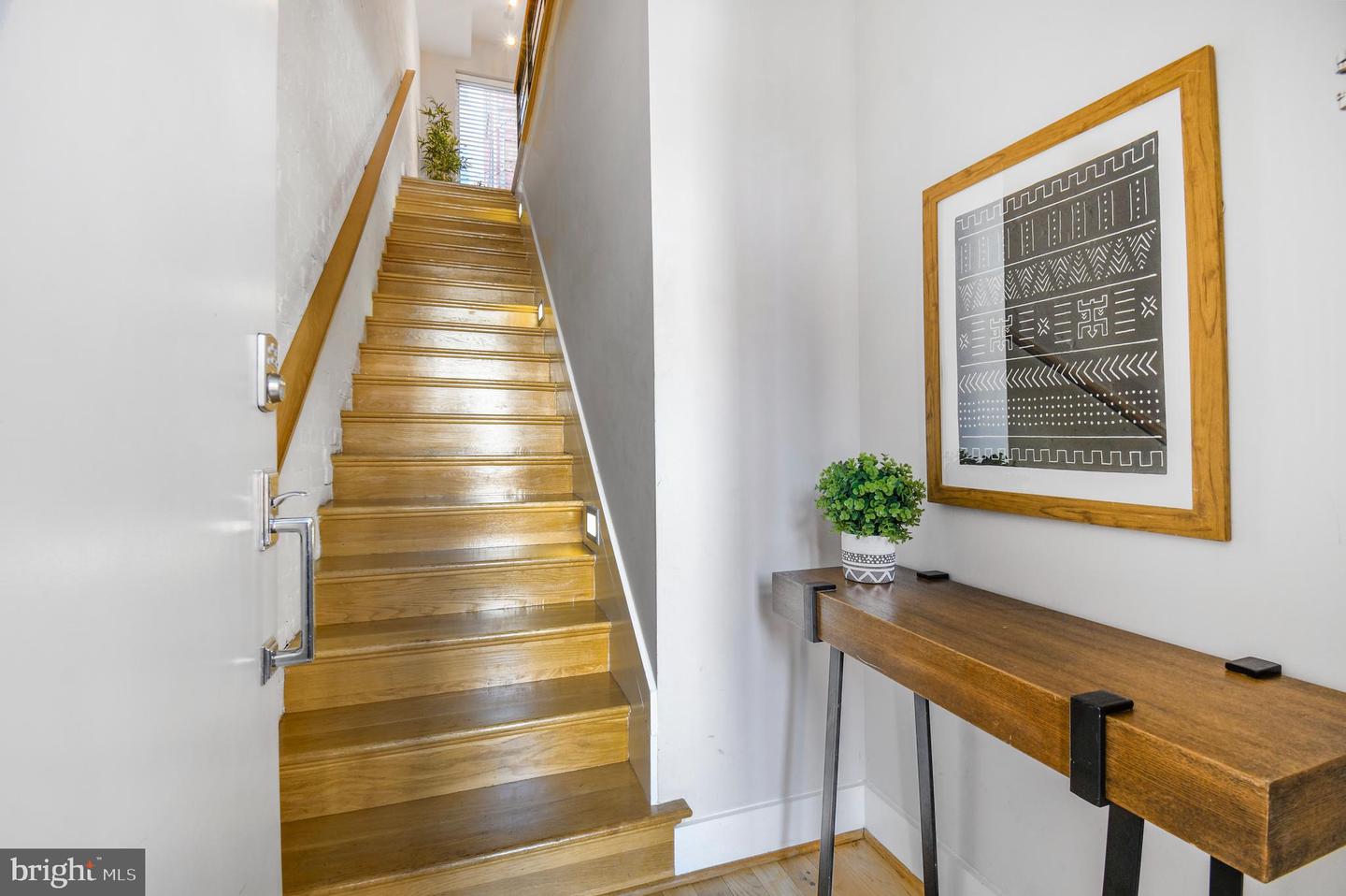 1538 SWANN ST NW, WASHINGTON, District Of Columbia 20009, 4 Bedrooms Bedrooms, ,4 BathroomsBathrooms,Residential,For sale,1538 SWANN ST NW,DCDC2230094 MLS # DCDC2230094