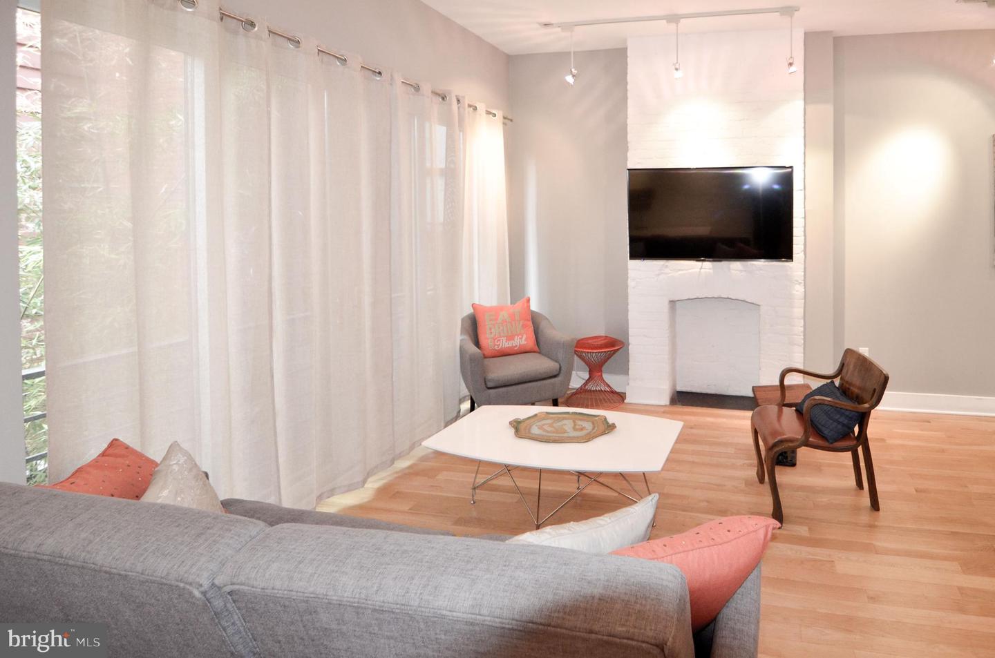 1538 SWANN ST NW, WASHINGTON, District Of Columbia 20009, 4 Bedrooms Bedrooms, ,4 BathroomsBathrooms,Residential,For sale,1538 SWANN ST NW,DCDC2230094 MLS # DCDC2230094