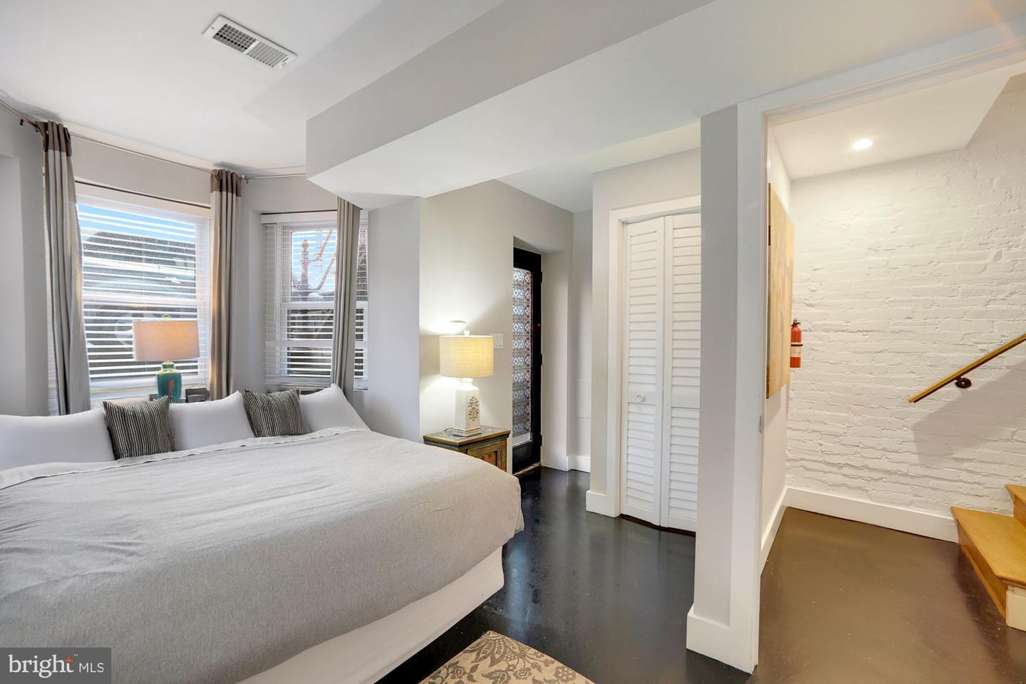 1538 SWANN ST NW, WASHINGTON, District Of Columbia 20009, 4 Bedrooms Bedrooms, ,4 BathroomsBathrooms,Residential,For sale,1538 SWANN ST NW,DCDC2230094 MLS # DCDC2230094