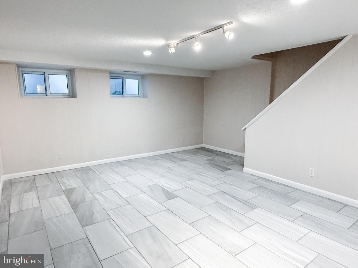 4671 36TH ST S #A, ARLINGTON, Virginia 22206, 2 Bedrooms Bedrooms, 9 Rooms Rooms,2 BathroomsBathrooms,Residential,For sale,4671 36TH ST S #A,VAAR2065638 MLS # VAAR2065638