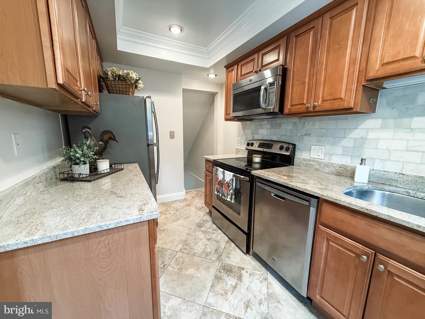 4671 36TH ST S #A, ARLINGTON, Virginia 22206, 2 Bedrooms Bedrooms, 9 Rooms Rooms,2 BathroomsBathrooms,Residential,For sale,4671 36TH ST S #A,VAAR2065638 MLS # VAAR2065638