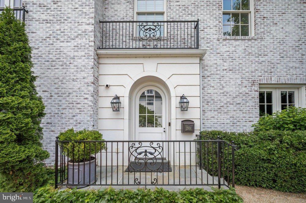 2101 FOXHALL RD NW, WASHINGTON, District Of Columbia 20007, 6 Bedrooms Bedrooms, ,5 BathroomsBathrooms,Residential,For sale,2101 FOXHALL RD NW,DCDC2230130 MLS # DCDC2230130 2101 FOXHALL RD NW, WASHINGTON, District Of Columbia 20007, 6 Bedrooms Bedrooms, ,5 BathroomsBathrooms,Residential,For sale,2101 FOXHALL RD NW,DCDC2230130 MLS # DCDC2230130