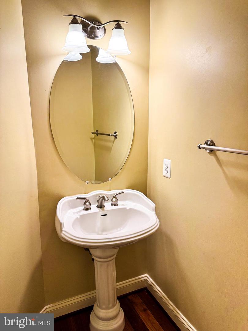 6403 VELLIETY LN, SPRINGFIELD, Virginia 22152, 4 Bedrooms Bedrooms, ,3 BathroomsBathrooms,Residential,For sale,6403 VELLIETY LN,VAFX2277420 MLS # VAFX2277420 6403 VELLIETY LN, SPRINGFIELD, Virginia 22152, 4 Bedrooms Bedrooms, ,3 BathroomsBathrooms,Residential,For sale,6403 VELLIETY LN,VAFX2277420 MLS # VAFX2277420