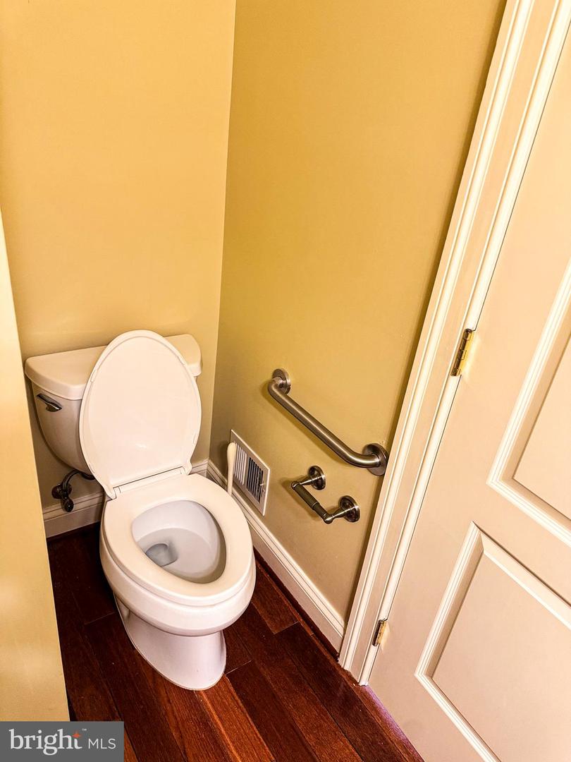 6403 VELLIETY LN, SPRINGFIELD, Virginia 22152, 4 Bedrooms Bedrooms, ,3 BathroomsBathrooms,Residential,For sale,6403 VELLIETY LN,VAFX2277420 MLS # VAFX2277420 6403 VELLIETY LN, SPRINGFIELD, Virginia 22152, 4 Bedrooms Bedrooms, ,3 BathroomsBathrooms,Residential,For sale,6403 VELLIETY LN,VAFX2277420 MLS # VAFX2277420