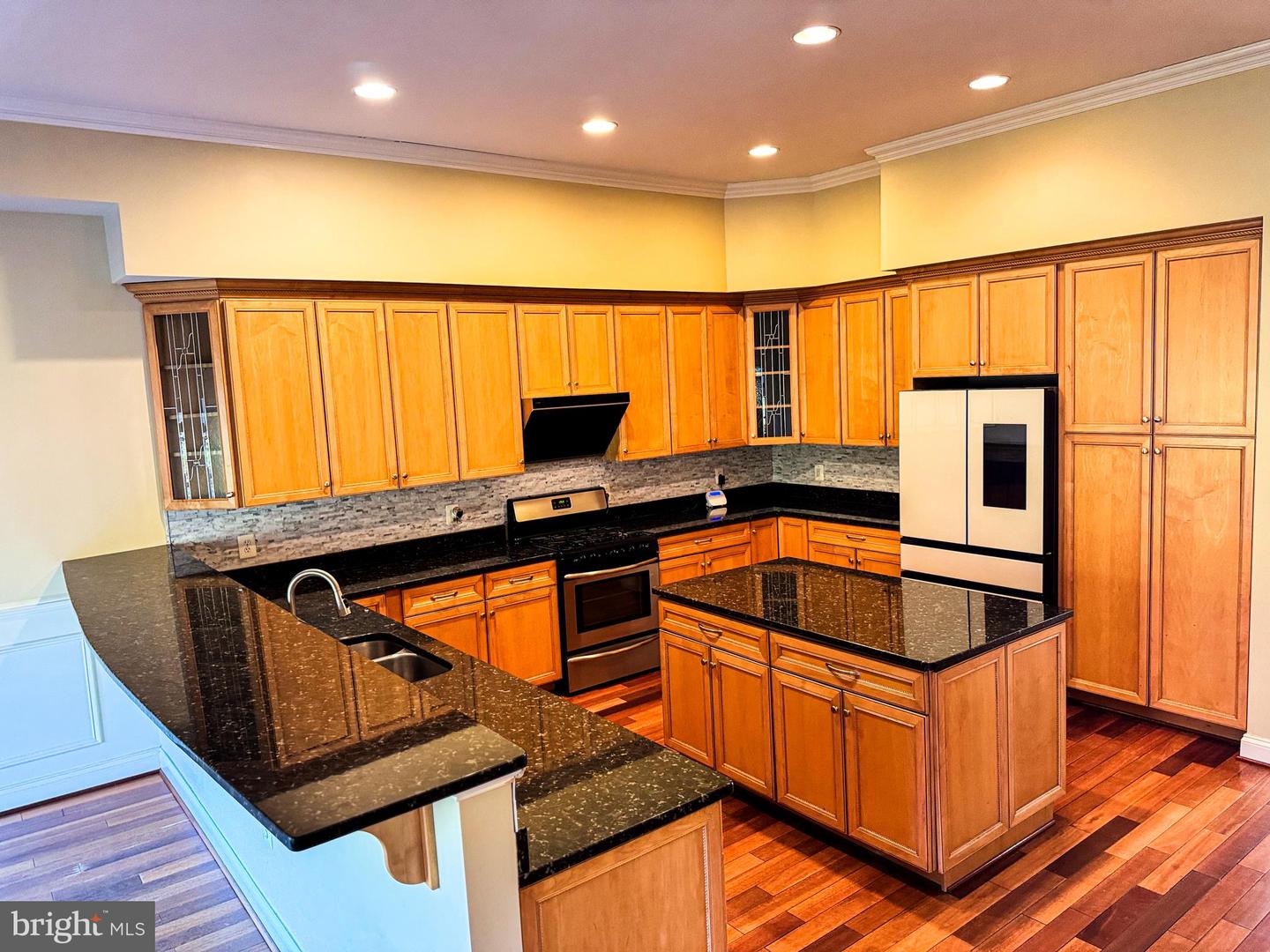 6403 VELLIETY LN, SPRINGFIELD, Virginia 22152, 4 Bedrooms Bedrooms, ,3 BathroomsBathrooms,Residential,For sale,6403 VELLIETY LN,VAFX2277420 MLS # VAFX2277420 6403 VELLIETY LN, SPRINGFIELD, Virginia 22152, 4 Bedrooms Bedrooms, ,3 BathroomsBathrooms,Residential,For sale,6403 VELLIETY LN,VAFX2277420 MLS # VAFX2277420